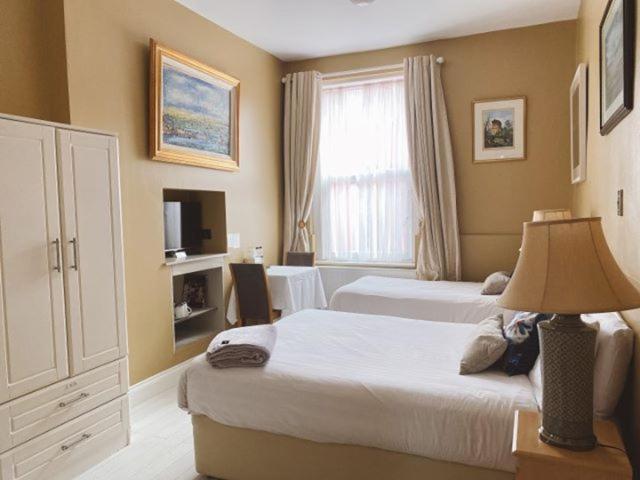 Rose Lodge Guest House Cork Exterior photo
